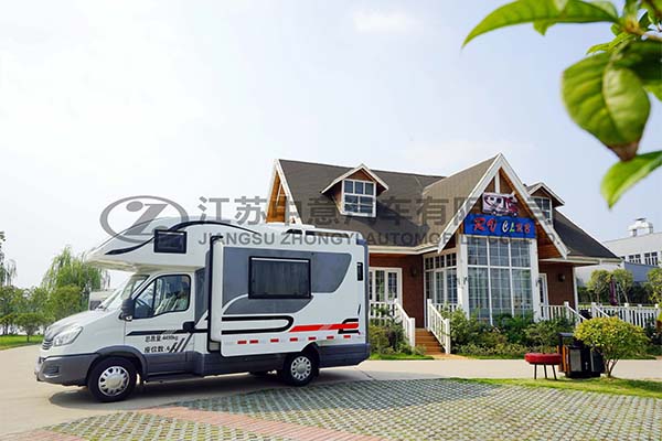 中意SZY5045XLJN2歐勝雙拓展自動擋依維柯C型房車