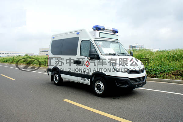 依維柯救護車