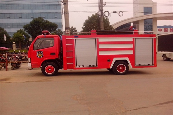 消防指揮車