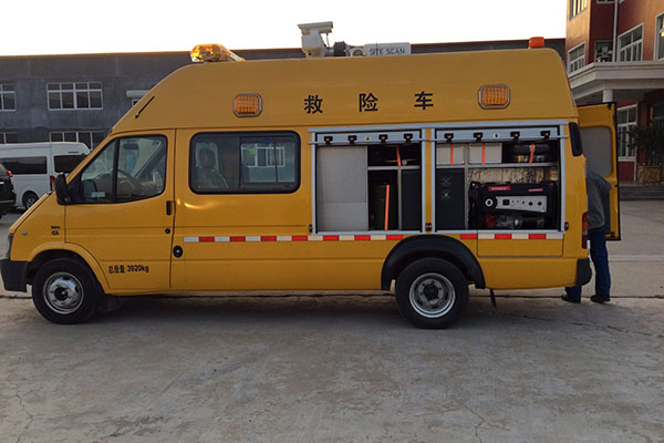 搶險車