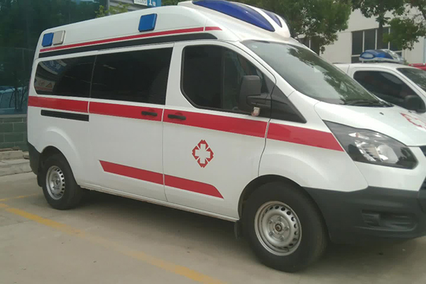 依維柯救護車