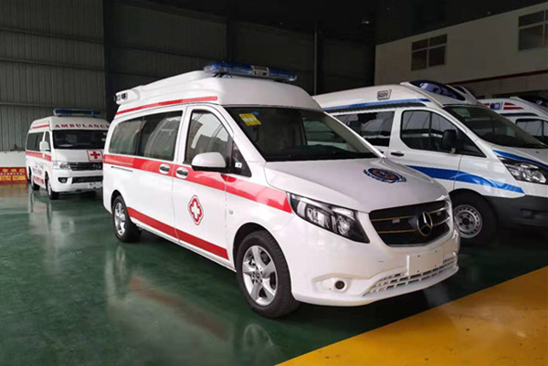 奔馳救護(hù)車