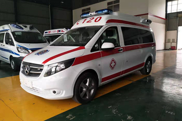 奔馳救護車